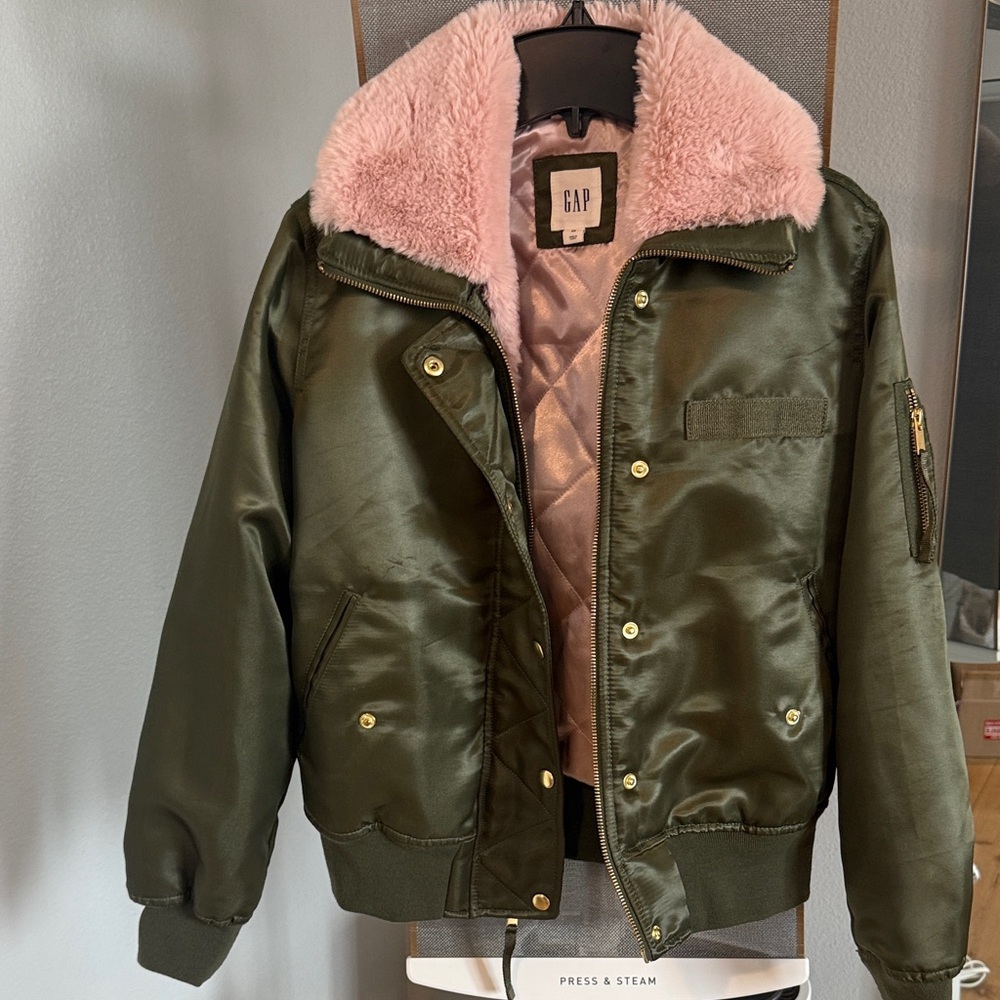 GAP Olive Green Jacket with Blush Faux Fur Collar
